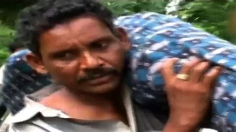 Indian Man Carries Wifes Body Home From Hospital Cnn