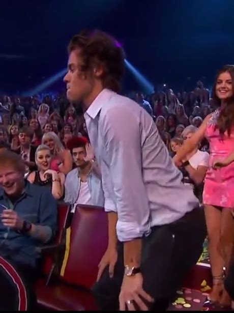 Harry Styles Assumes Twerking Position At The Teen Choice Awards Earlier This Year Heart
