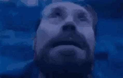 Looking Up GIF Looking Up Funny Descobrir E Compartilhar GIFs
