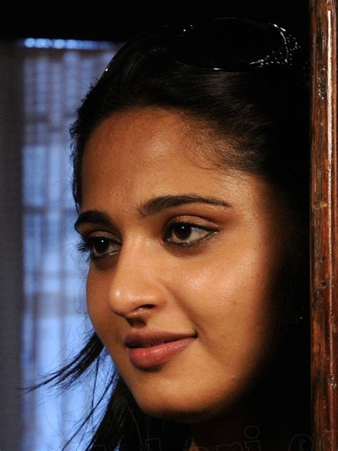 actress anushka shetty hot face expressions hd in 2020 actress anushka romantic comedy film