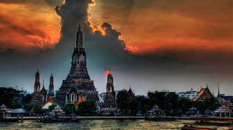 Wat Arun The Temple Of Dawn In Bangkok Architecture