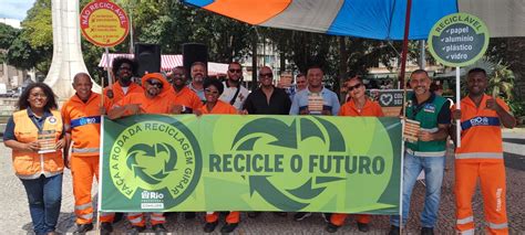 Campanha De Incentivo Coleta Seletiva Da Comlurb Chega Ao Largo Do