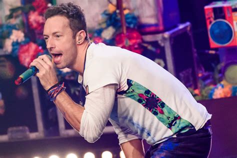 Chris Martin Lead Singer Of Coldplay 5 Fast Facts To Know