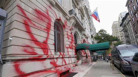 Russian Consulate In New York Vandalized — Rt Russia And Former Soviet Union