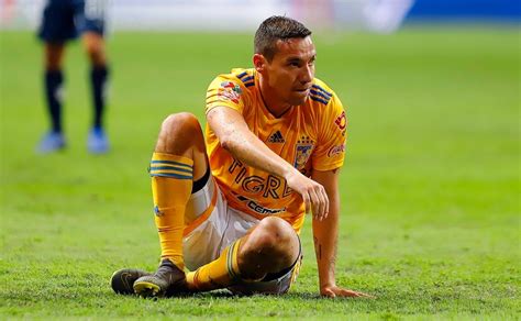 El cotizado defensor se comprometió con el cuadro felino por dos años más. Club Tigres: Jesús Dueñas no es perdonado y es suspendido ...