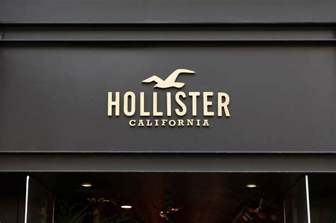 Hollister May Compete With Macys On Fifth Avenue Soon