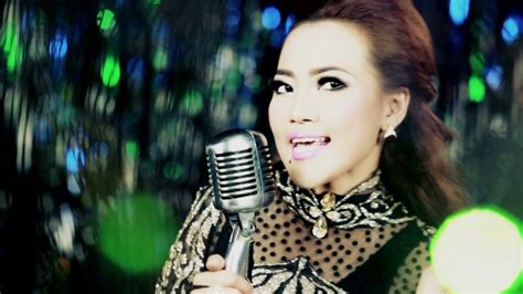 Perseteruan antar komentator d academy asia 2. Marah - Rosalina Musa (Official Music Video) - YouTube