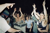 26 photos capturing the blissful essence of San Francisco's '90s rave ...