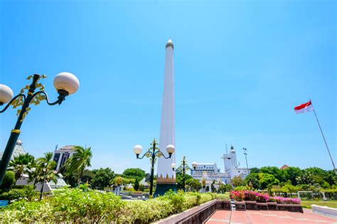 Tugu Pahlawan Surabaya Historical Tourist Destination