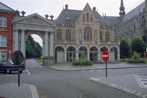 Belgien hält eine reihe von sehenswürdigkeiten und attraktionen für eine städtereise bereit. Ieper - Ypres - Ypern in Belgien: Sehenswürdigkeiten ...