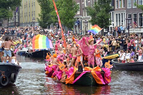 amsterdam pride celebrates with 80 boats on the city s canals dutchnews nl flipboard