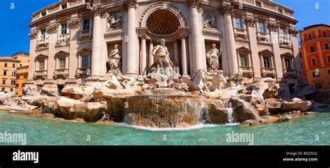 The Baroque Trevi Fountain Rome Stock Photo Alamy