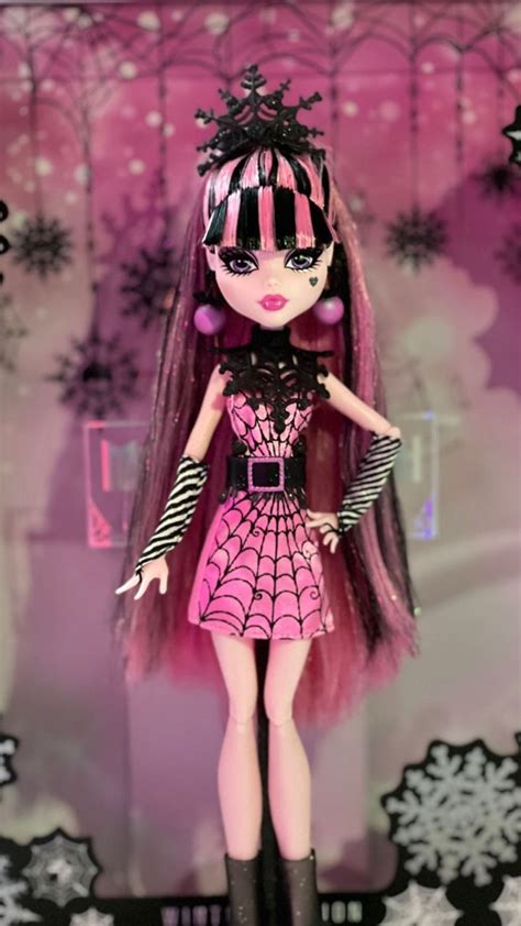Monster High Howliday Winter Edition Draculaura Doll Holiday 2022