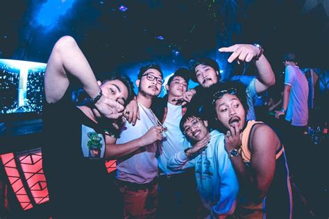 Dengarkan pro 1 rri (makassar) dari radioonline.co.id. Zona Café - Nighclub - Makassar | Jakarta100bars Nightlife Reviews - Best Nightclubs, Bars and ...