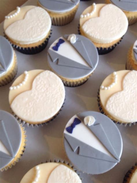 Bride And Groom Cupcakes Bride Cupcakes Wedding Cupcakes Engagement