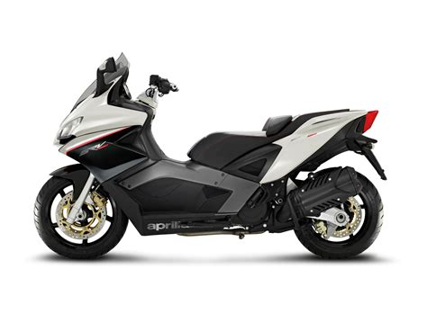 So if you have not figured it out yet, the aprilia srv 850 is a machine that brings the best of two worlds, all the comfort and ease of a scooter mixed with the dynamics and power of a motorcycle. 2012 Aprilia SRV 850 Review