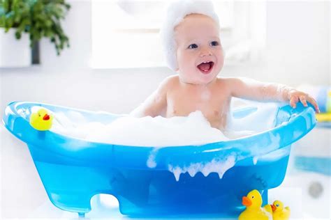 How To Give Your Baby A Bath Baby Bath Moments