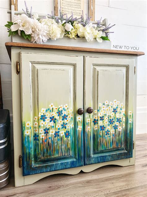 Hand Painted Flowers On Cabinet Floral Painted Furniture Painting