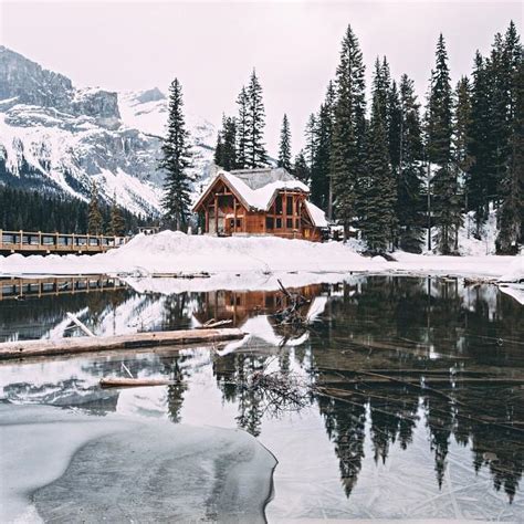 Winter At Emerald Lake Lodge In Yoho National Park Explore Bc Super