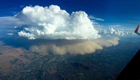 Pilot Captures Unbelievable Photo Of Haboob Sweeping Over Phoenix — The