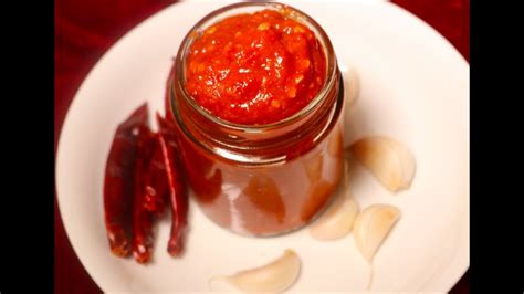 Super Easy Chilli Garlic Sauce Homemade Chinese Chilli Sauce How To Make Chilli Sauce Youtube