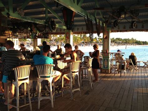 Bugaloe Beach Bar And Grill Aruba 999places