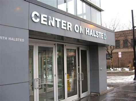 3640 n halsted st (at w waveland ave), chicago, il 60613. ATTEMPTED STABBING: Assailant Flees Into Center On Halsted ...