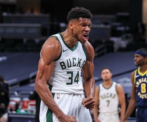 Giannis antetokounmpo dunk without jumping. Giannis Antetokounmpo's Dunk Fest Flexing Nearly Caused An ...