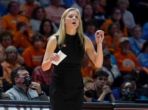 Lady Vols Basketball Coach Kellie Harper Gets Contract Extension