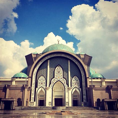 Masjid wilayah persekutuan merupakan salah sebuah masjid yang utama di kuala lumpur, malaysia. Federal Territory Mosque - Mosques - Wilayah Persekutuan ...