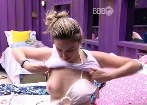 Ana Paula Do Bbb Faz Ensaio Sensual E F S Questionam Hot Sex Picture