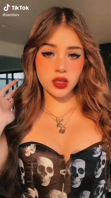 Cute Fernanda Villalobos Shows Cleavage Sexyfilter Com