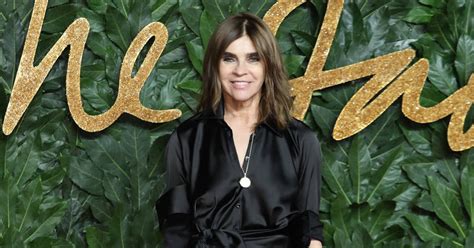 Dress Code Carine Roitfeld No Agli Ugg E Alle Infradito Negli Uffici Di Vogue Paris Blue News