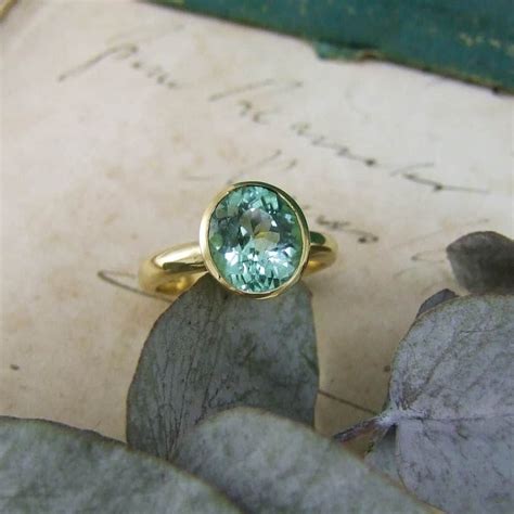 But what sets us apart is not only our expertise in identifying the best '4cs' combination to optimise your budget. Bespoke jewellery design | Bespoke jewellery, Bespoke jewellery design, Jewelry