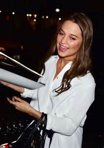 Alicia Vikander Signing Autographs In Nyc Gotceleb