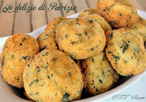 Il porro si sposa perfettamente con il salmone o le capesante. Crocchette di patate, porri e spinaci - PTT Ricette