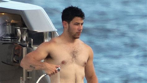 This Shirtless Nick Jonas Pic Has Fans Losing Their Minds Read The