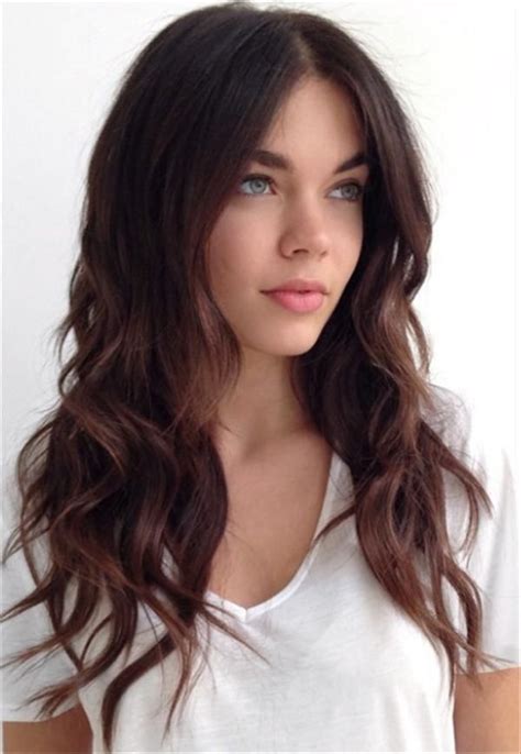 19 low maintenance haircuts for long wavy hair long wavy hairstyles tresses and trends