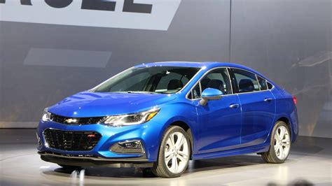 2016 Chevrolet Cruze Sedan Unveiled 40 Mpg Highway Rating Promised