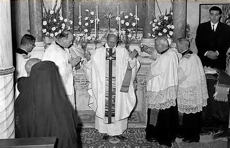 Ceremonia Y Rúbrica De La Iglesia Española Misas Del Papa Privata