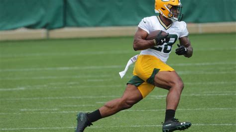 Social Media Astonished By The Size Of Packers Rookie Rb Aj Dillon