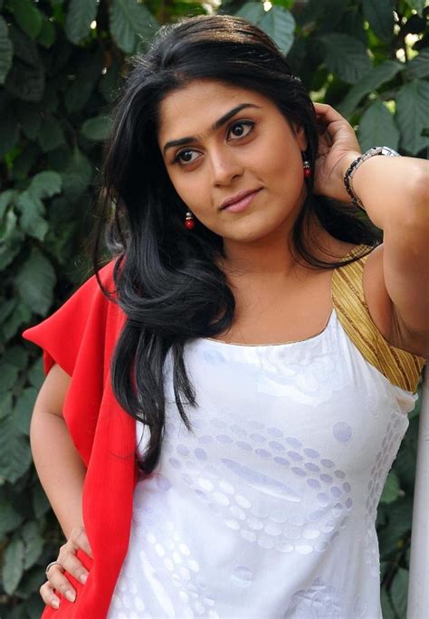 Sexy Girl Bikini New Tamil Actress Manjulika Sleeveless Dress Pictures Manjulika New Latest