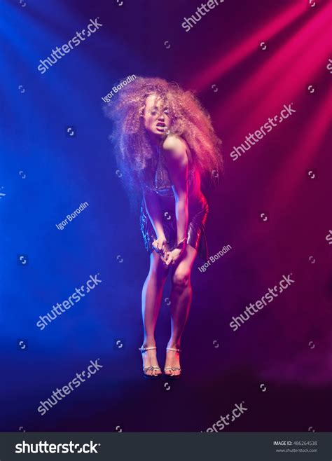 Sexy Woman Dancing Disco Foto De Stock 486264538 Shutterstock
