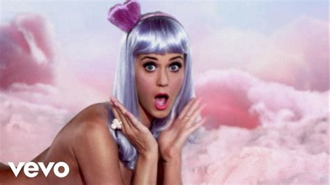 Katy Perry California Gurls Official Music Video ft Snoop Dogg Vêtements Mode Marque