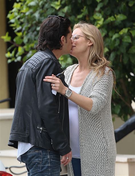 Pregnant Abi Titmuss And Ari Welkom Share A Kiss Out In Los Angeles 05 28 2017 Hawtcelebs