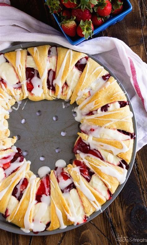 Strawberry Cheesecake Crescent Ring Tender Flaky Crescent Rolls
