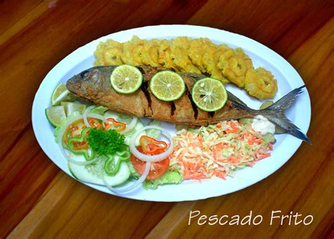 Gastronomía De La Ceiba Pescado Frito Con Ensalada