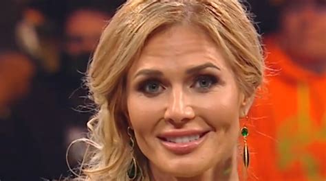 Wwe Legend Torrie Wilson Inducts Good Friend Stacy Keibler Into Hall Of