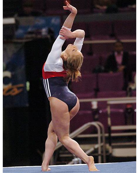 Olympic Gymnast Alicia Sacramone Olympic Gymnastics Gymnastics Poses