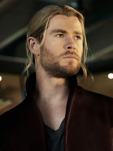 How do i get the updated chris hemsworth hairstyle in everyday life? Chris Hemsworth Long Hair - 8 Celebrity Men With Long Hair ...